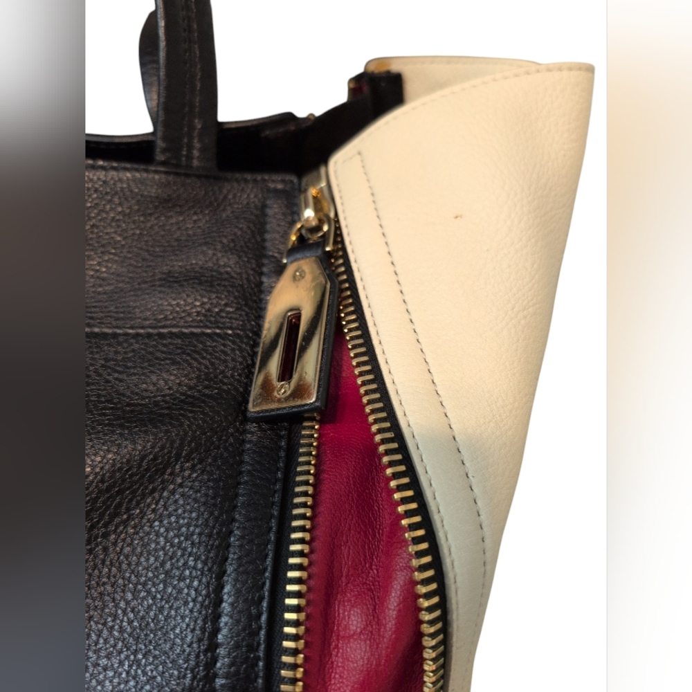 Salvatore Ferragamo Black and Cream Red Tote Bag Heavy Italy Expandable Leather - Picture 2 of 15